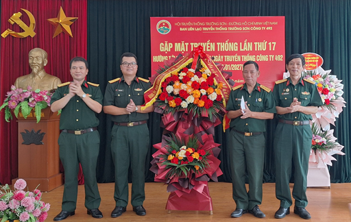 BLL TT TRƯỜNG SƠN CÔNG TY 492 GẶP MẶT TRUYỀN THỐNGHƯỚNG TỚI KN 35 NĂM 