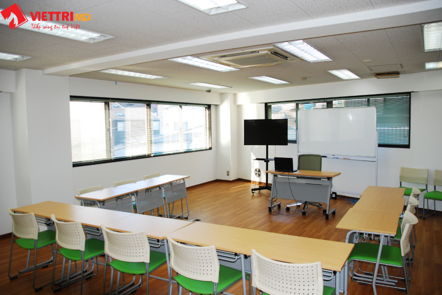 Cơ sở vật chất lớp học tại FPT JAPAN
