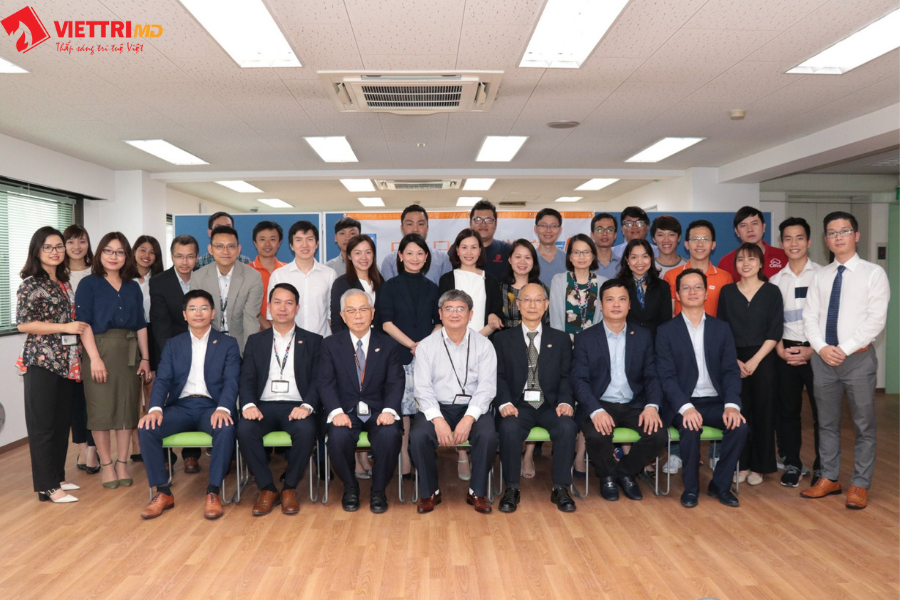 Cán bộ giáo viên trườn FPT JAPAN